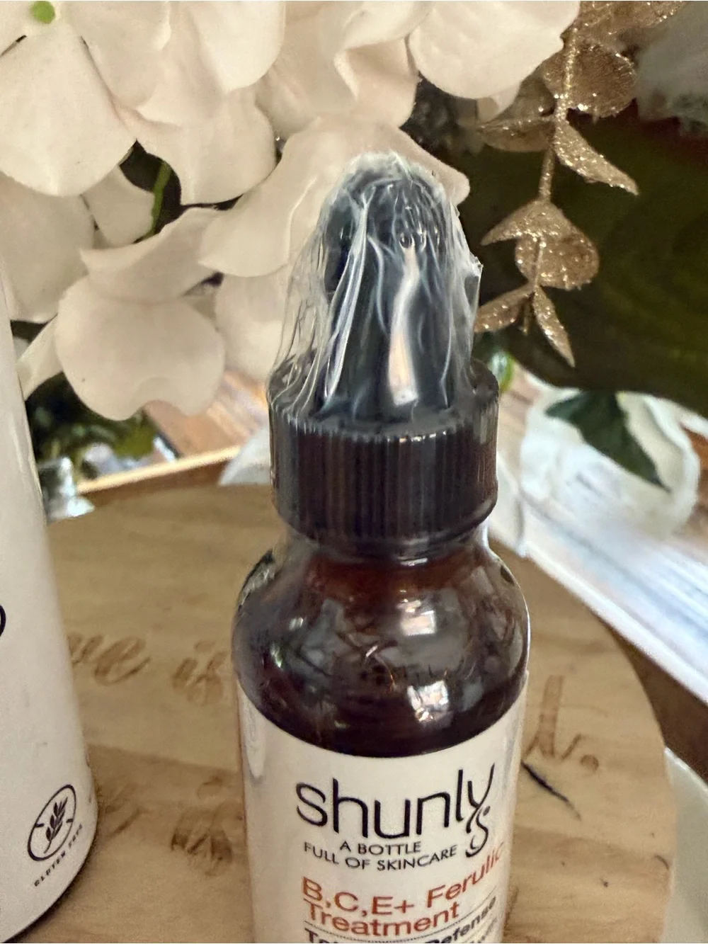 SHUNLY New Sealed bottle. B, C, E & Ferulic treatment. Total age defense.